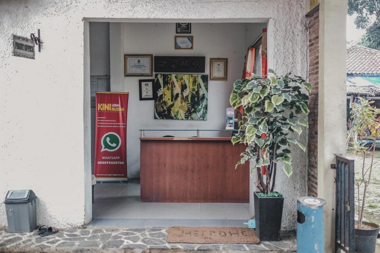 RedDoorz near Pantai Florida Anyer Hotel Serang Esterno foto