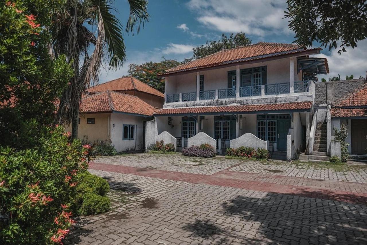 RedDoorz near Pantai Florida Anyer Hotel Serang Esterno foto